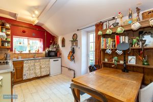 Alms Cottage - Kitchen/Diner- click for photo gallery